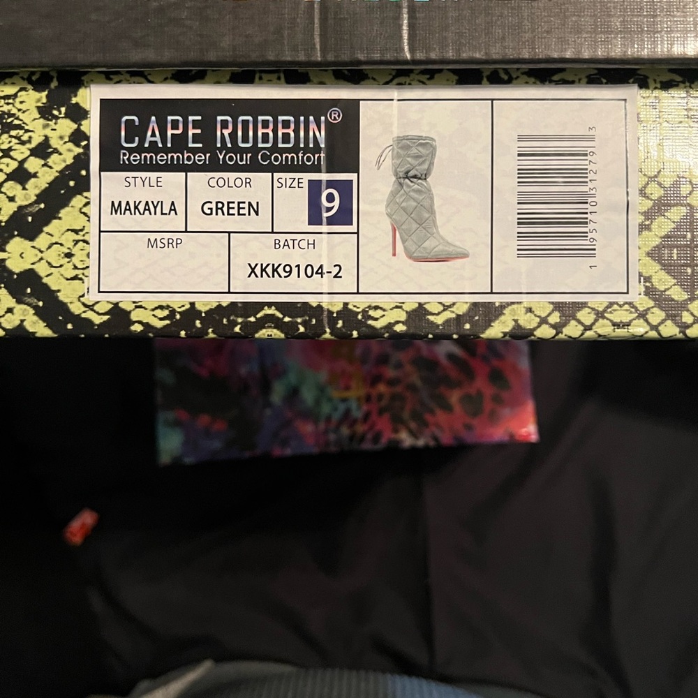 Cape Robbin Makayla Green Boots - Size 9